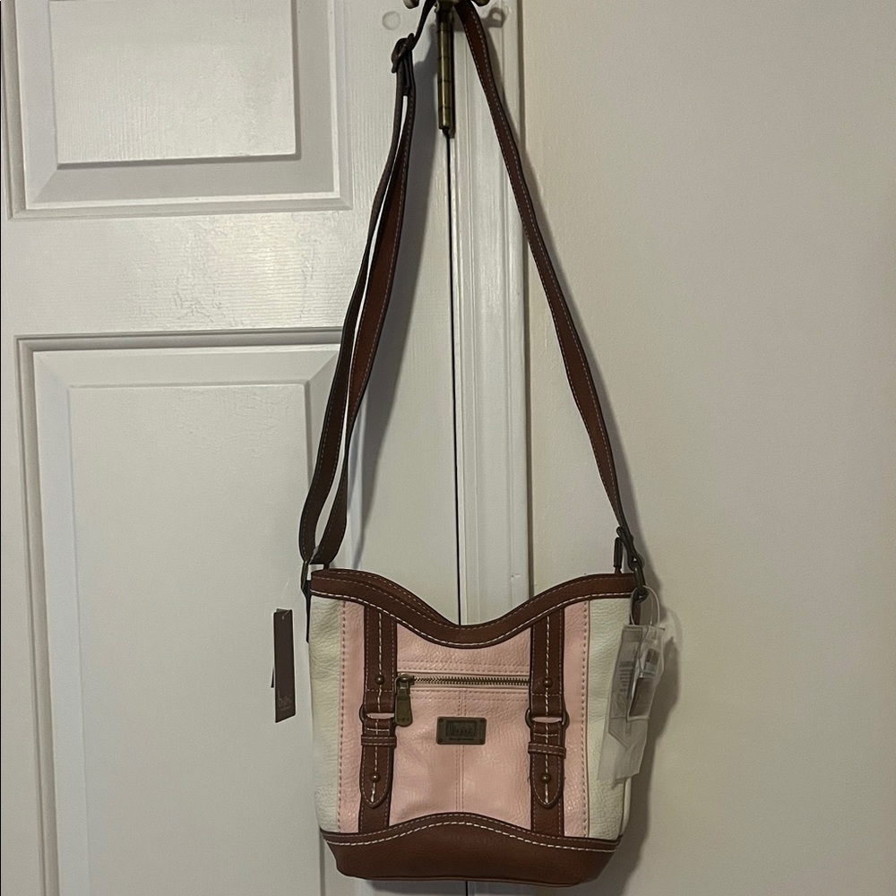 NWT B.O.C charging handbag